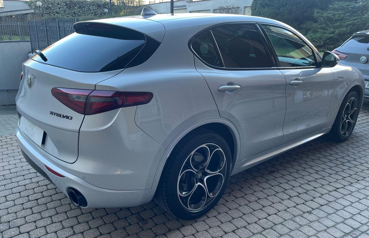 Alfa Romeo Stelvio 2.2 Turbodiesel 210 CV AT8 Q4 Veloce