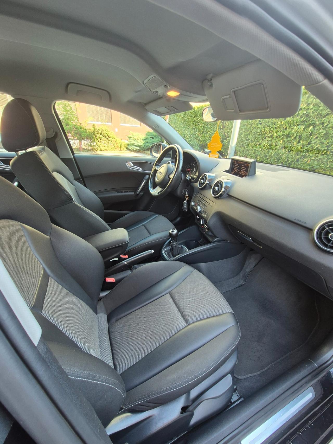 Audi A1 SPB 1.2 TFSI Ambition neo patentati