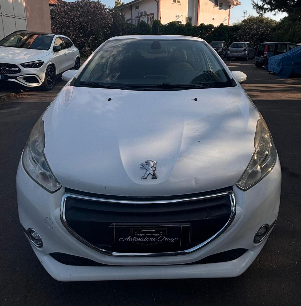 Peugeot 208 1.4 HDi 68 CV 5 porte Allure