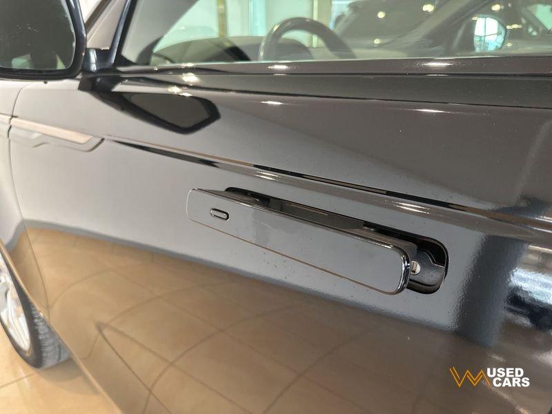 Land Rover Range Rover Velar 2.0 I4 240 CV R-Dynamic SE