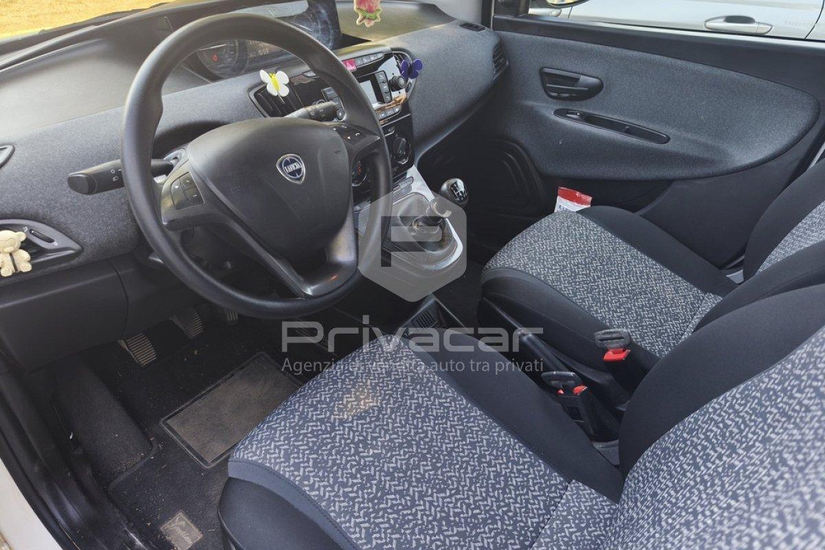 LANCIA Ypsilon 1.0 FireFly 5 porte S&S Hybrid Silver
