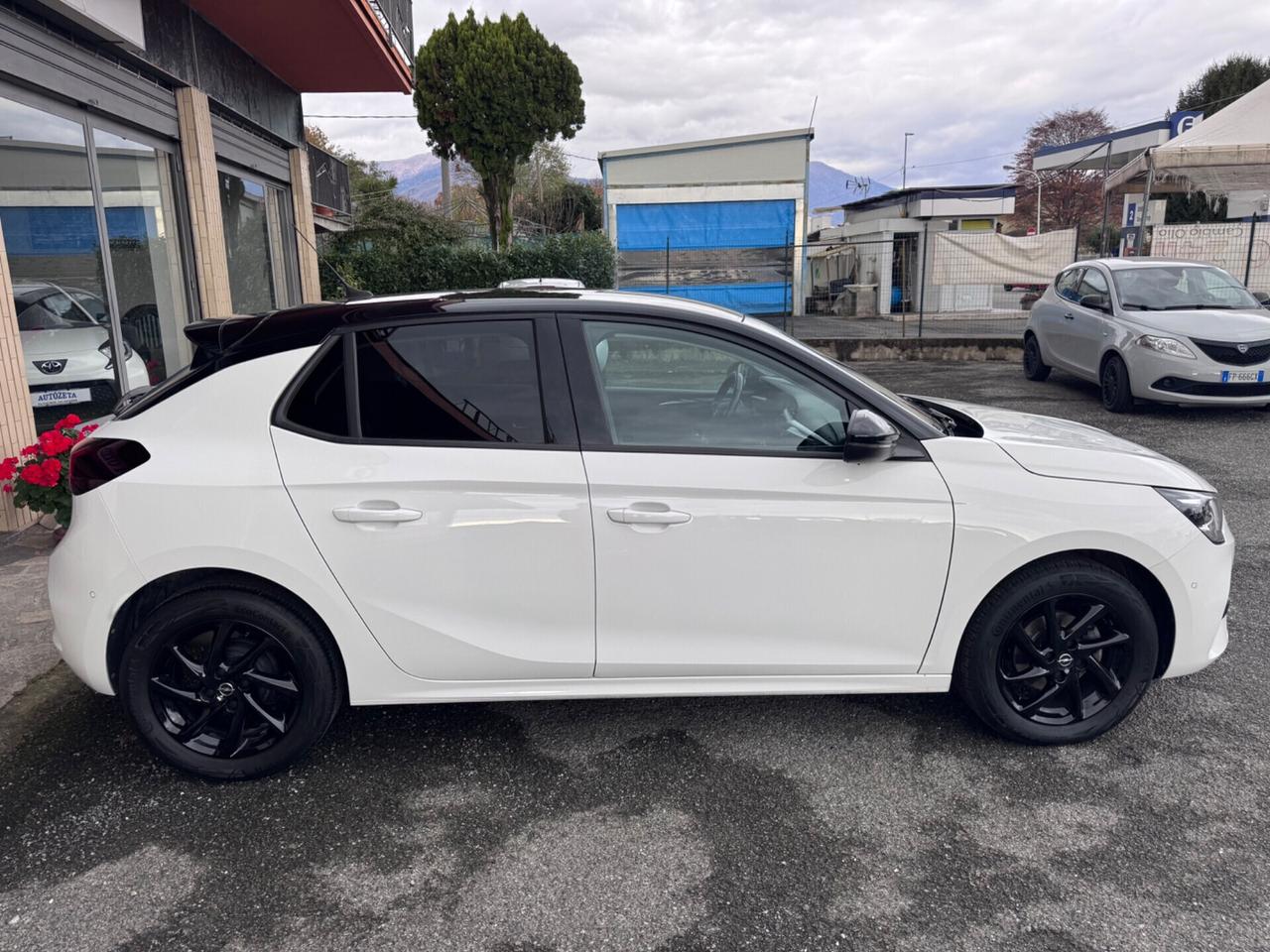 Opel Corsa 1.2 Design & Tech