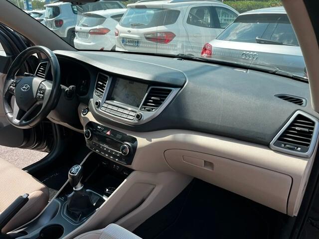 Hyundai TUCSON 1.7 crdi Xpossible 2wd 115cv " TETTO / NAVI / TELECAMERA/....