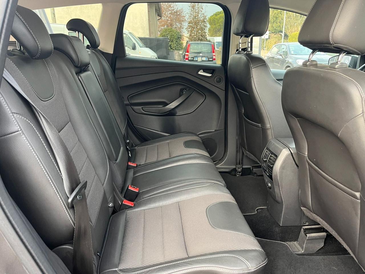 Ford Kuga 2.0 TDCI 150 CV S&S 4WD Powershift Titanium