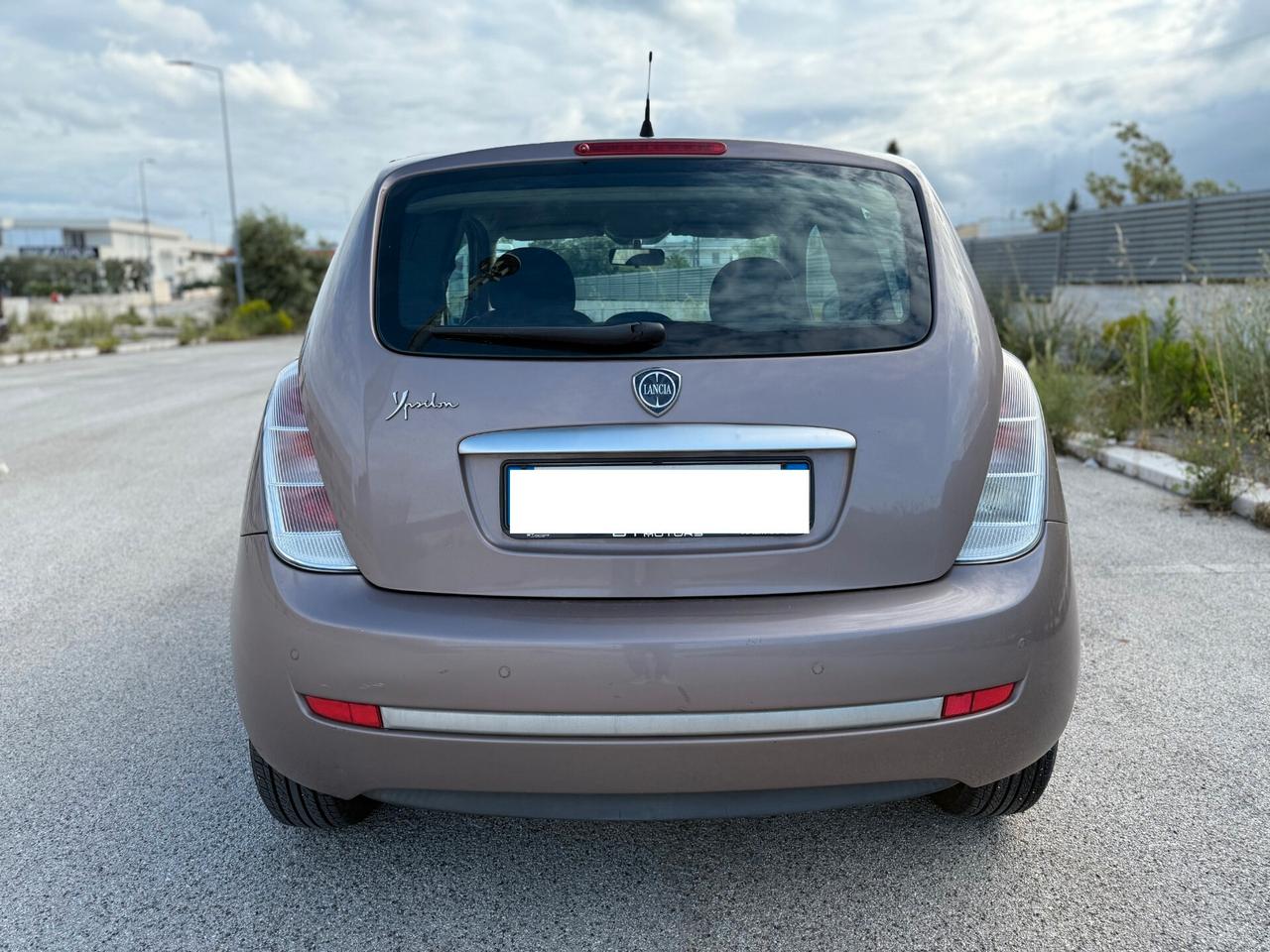 Lancia Ypsilon 1.3 MJT 90 CV MomoDesign
