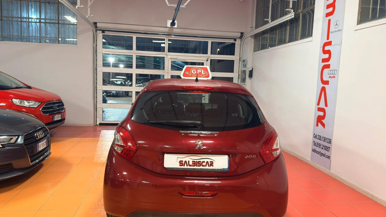 Peugeot 208 1.2 VTi 82 CV 5 porte Allure