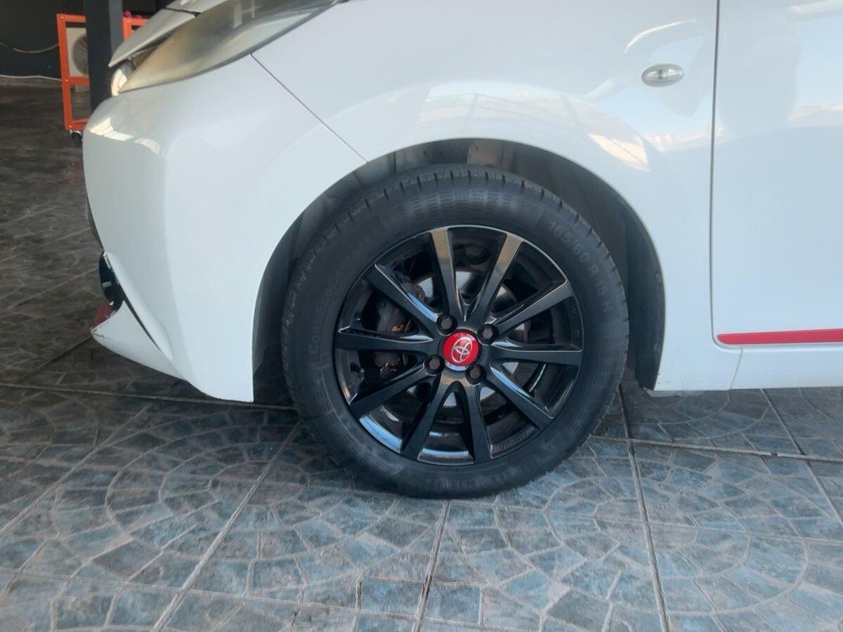 Toyota Aygo 1.0 VVT-i 69 CV 5 porte x-play