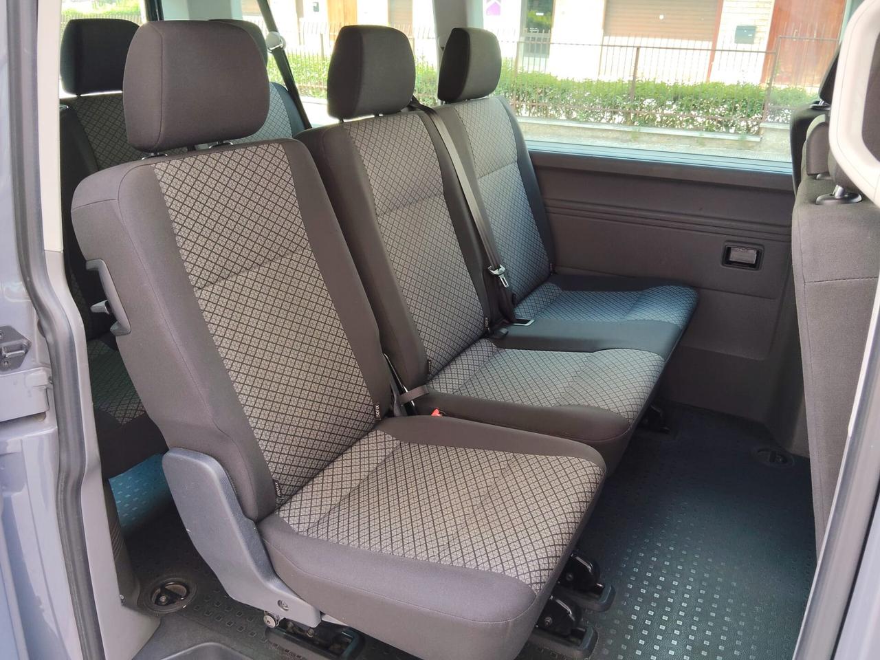 Volkswagen Caravelle 2.0 TDI 110 cv Trendline 9 posti
