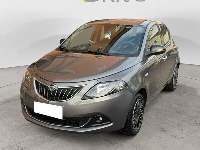 Lancia Ypsilon 1.0 FireFly Hybrid GOLD. grigio met.