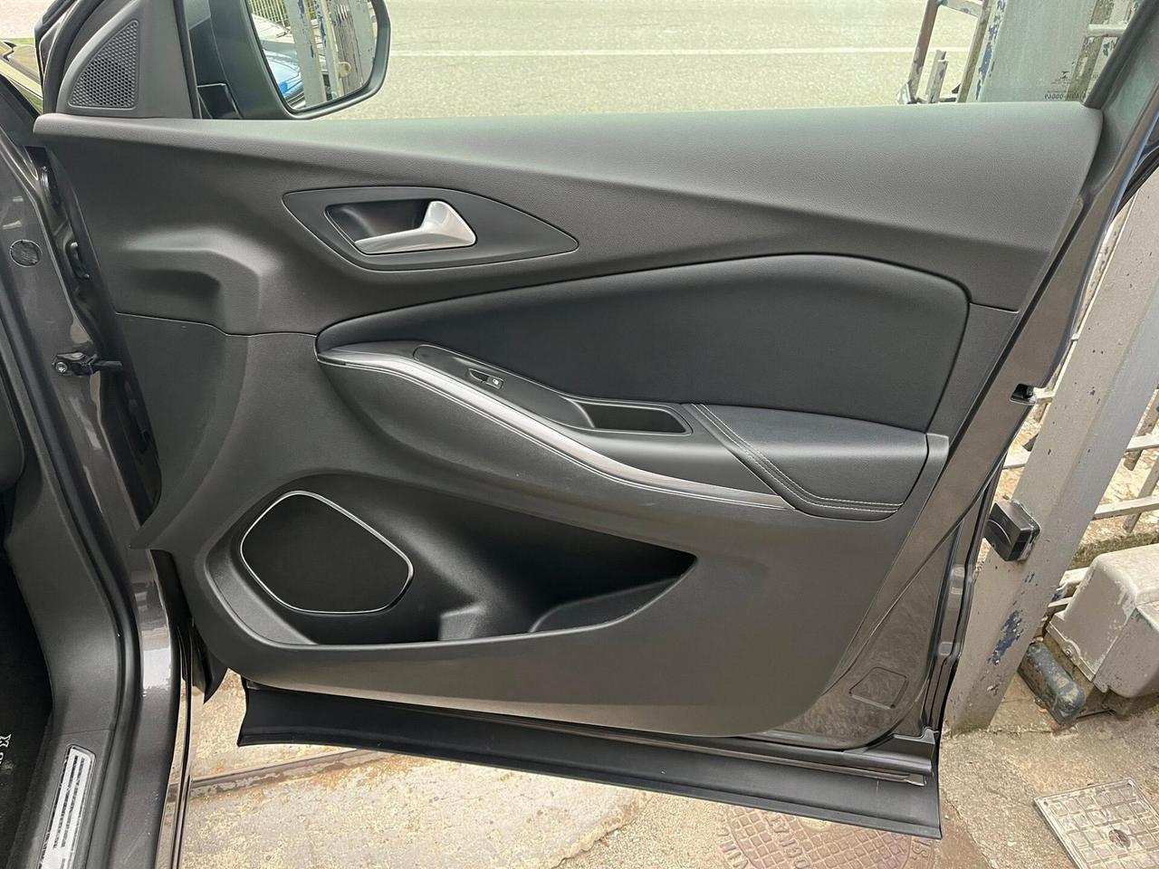 Opel Grandland X 1.6 Hybrid4 Plug-in 200CV aut. AWD