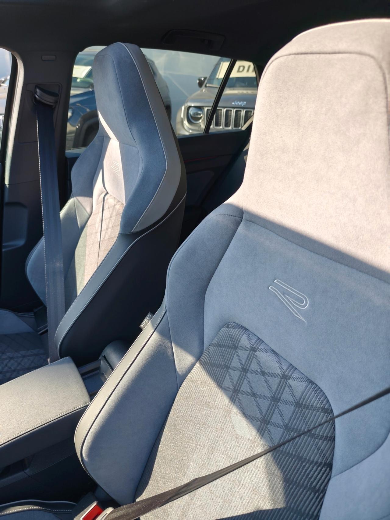 Volkswagen Golf 2.0 TDI 150 CV DSG SCR R-Line 11/2024