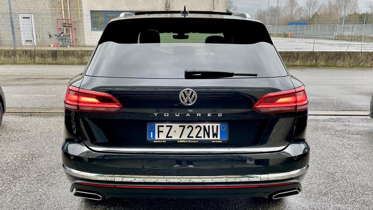 Volkswagen Touareg 3.0 V6 286 CV TETTO Virtual