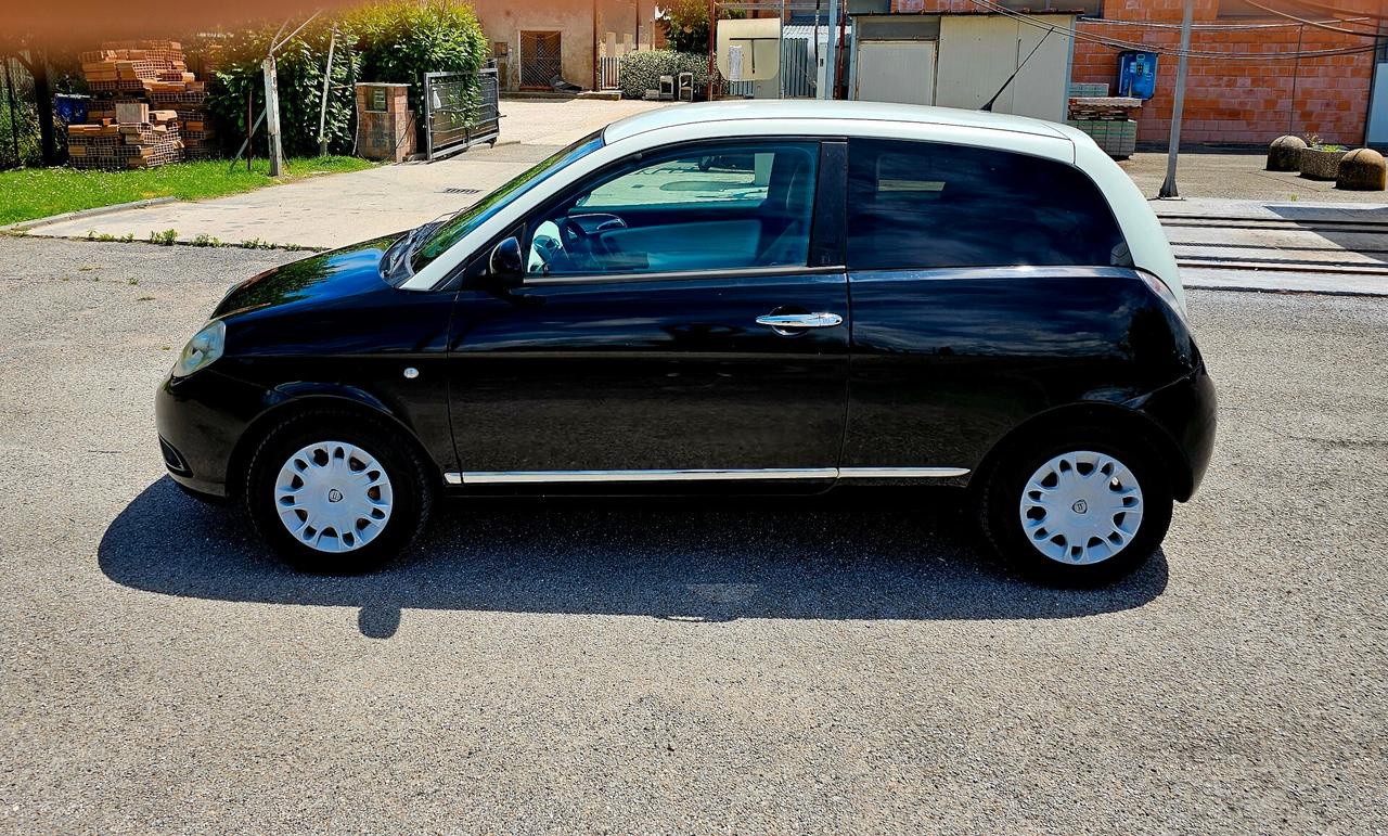 Lancia Ypsilon 1.3 MJT 75 CV Platinum