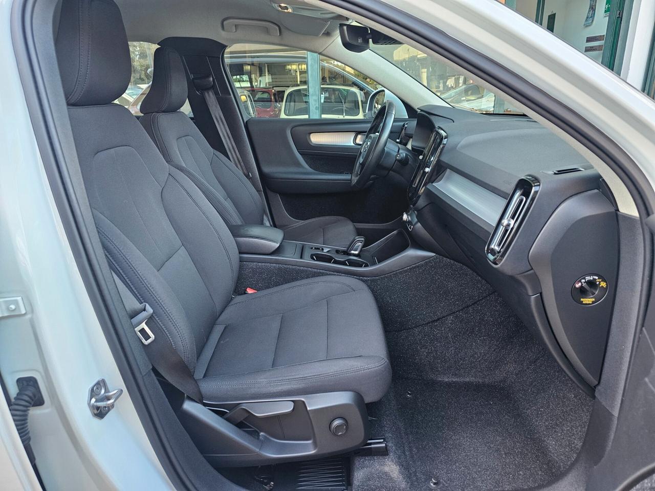 Volvo XC40 D3 AWD Geartronic Momentum Pro