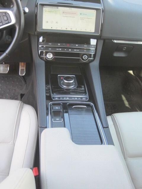 Jaguar F-Pace 2.0 D 180 CV AWD aut. Prestige