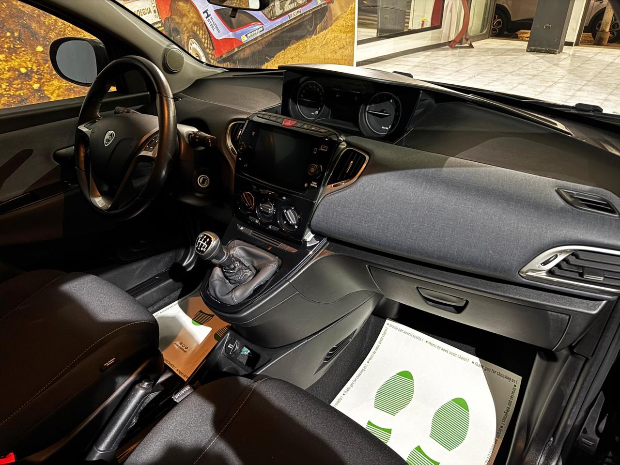 Lancia Ypsilon 1.0 FireFly 5 porte S&S Hybrid Gold