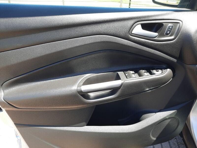 Ford Kuga 1.5 TDCi 120CV Powershift 2WD Titanium Business