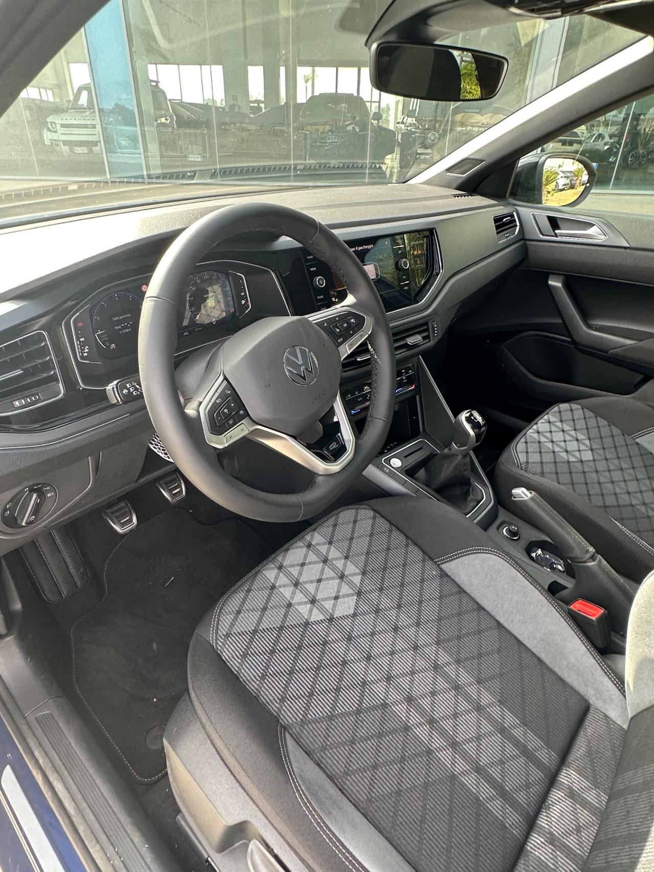 Volkswagen Taigo 1.0 tsi R-Line possibilità noleggio no scoring