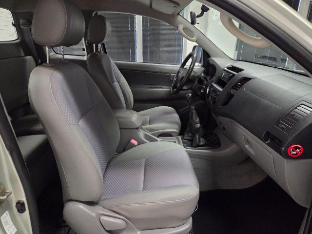TOYOTA Hilux 2.5 D-4D 4WD 2p. Extra Cab
