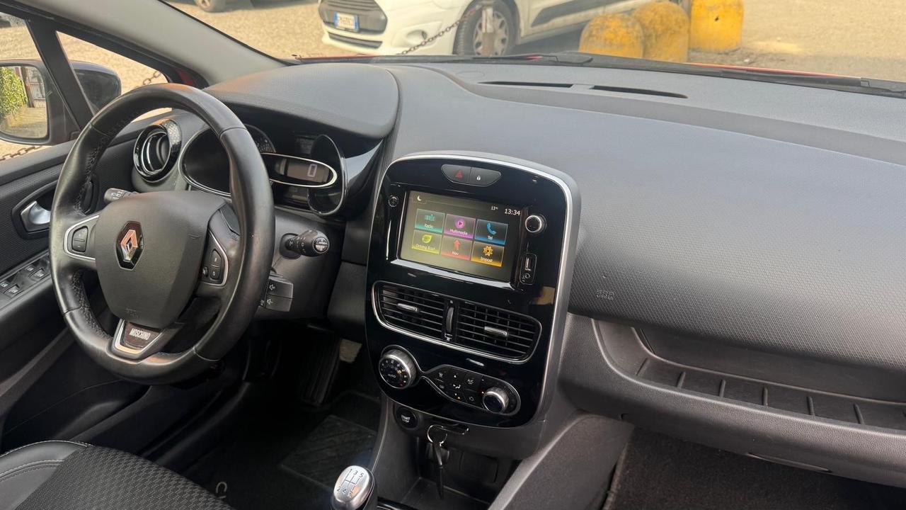 Renault Clio dCi 8V 90 CV EDC 5 porte Moschino Intens