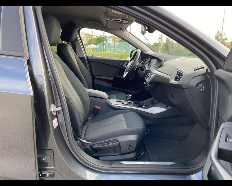 BMW Serie 1 F40 118d Business Advantage auto