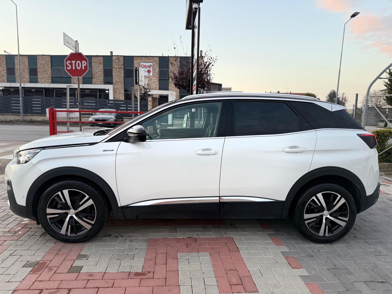 Peugeot 3008 BlueHDi 130 S&S EAT8 GT Line PERLATO