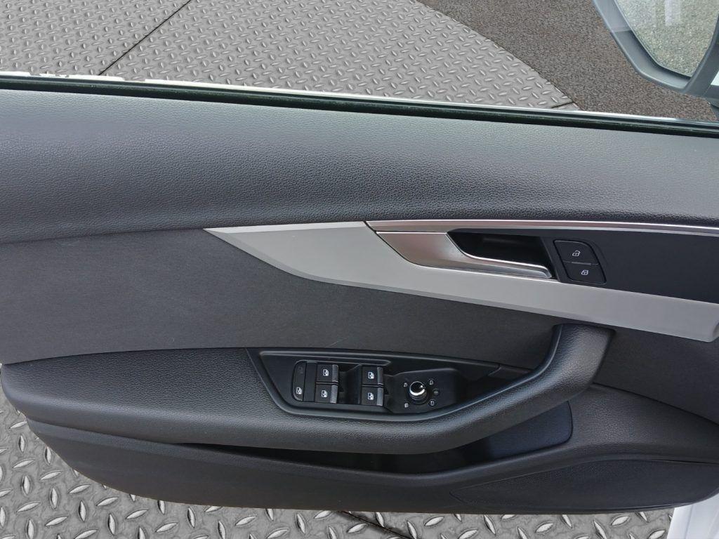 Audi A4 Avant 35 TFSI S tronic Business Advanced Plus