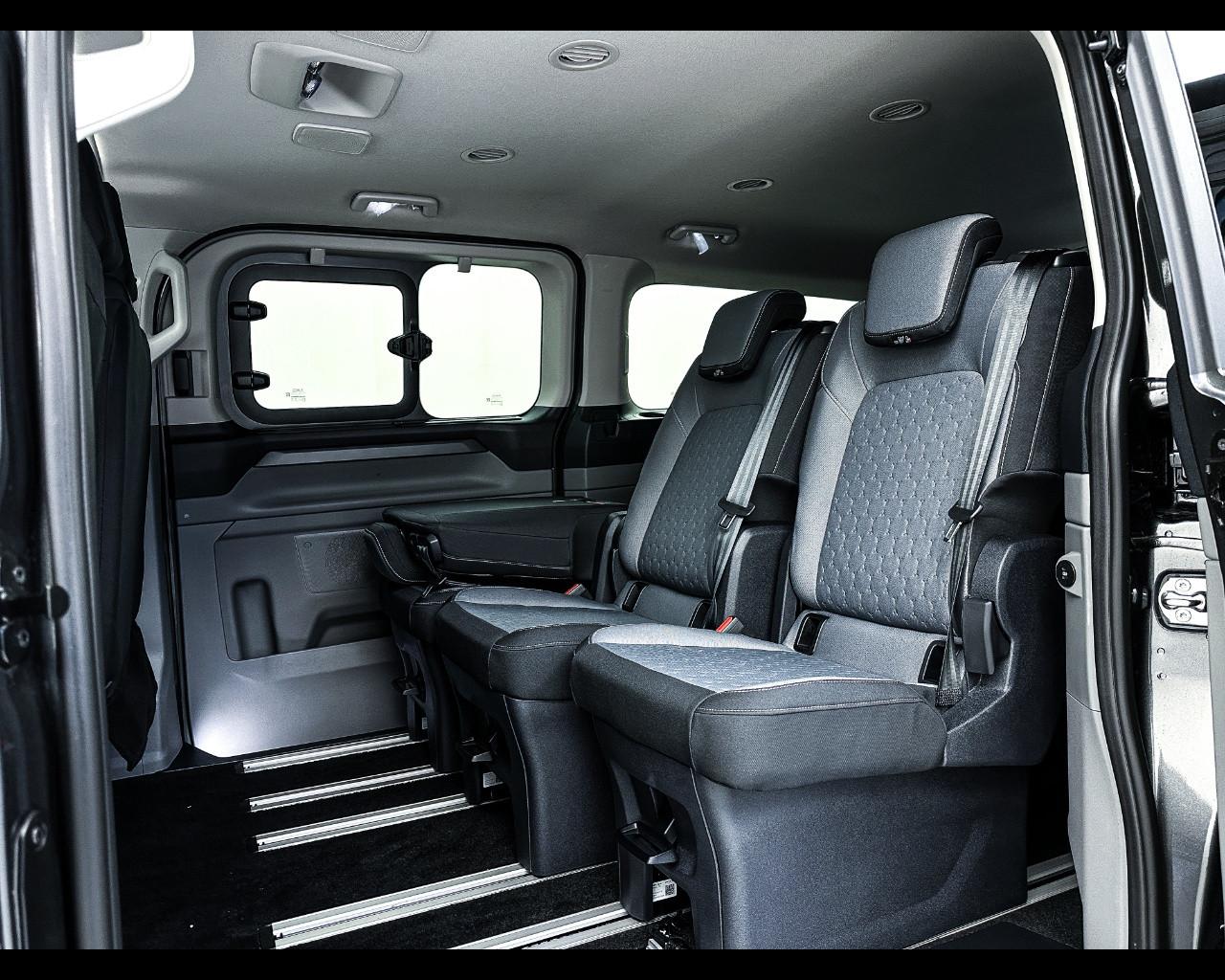 FORD Tourneo Custom 2ªs - Tourneo Custom 320 2.0 EcoBlue 170CV aut. PL Titanium