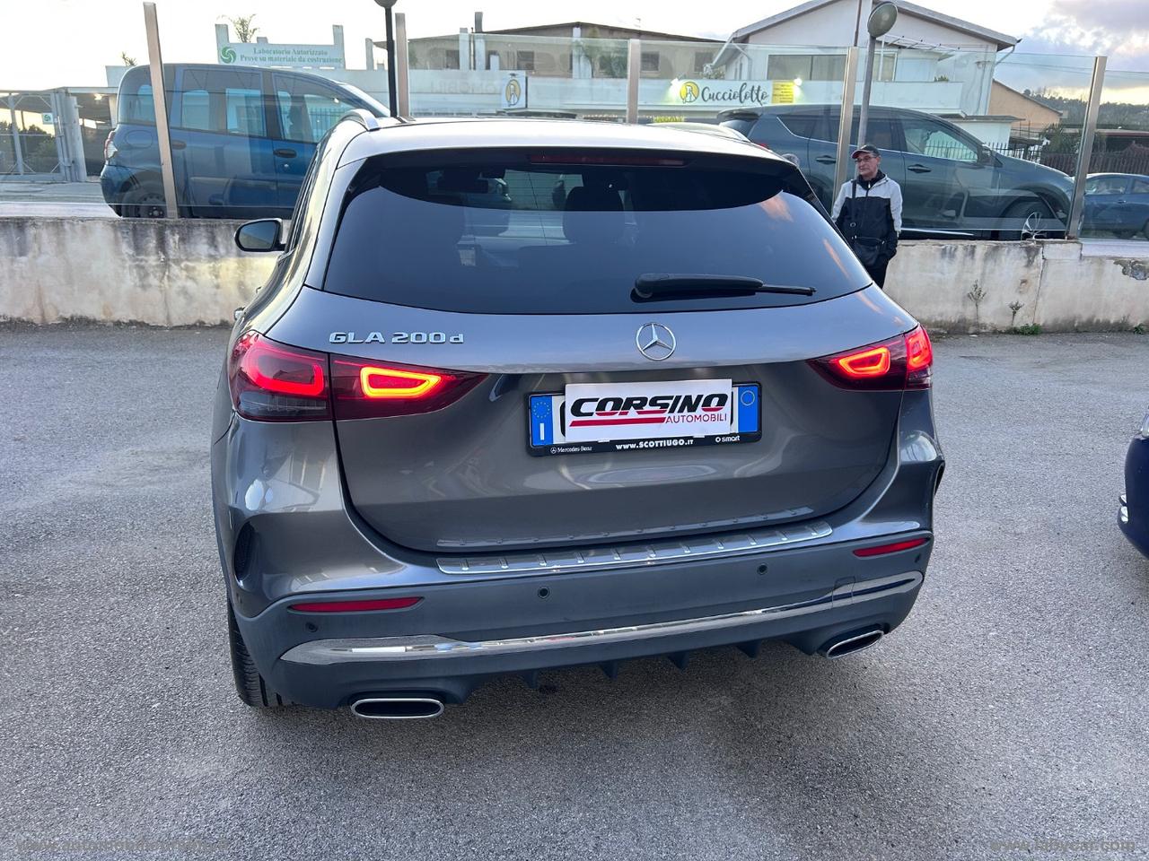 MERCEDES-BENZ GLA 200 d Automatic Premium