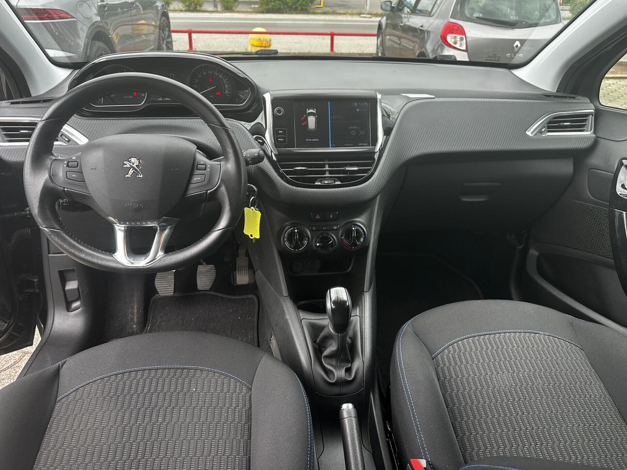Peugeot 208 BlueHDi 100 S&S 5 porte Signature