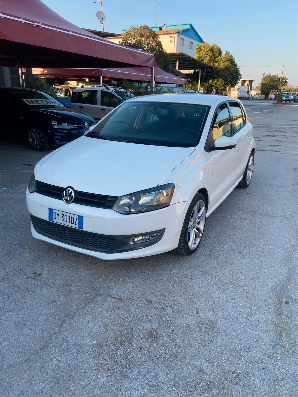 VW POLO 1.6 TDI DPF 5 porte NEOPATENTATI