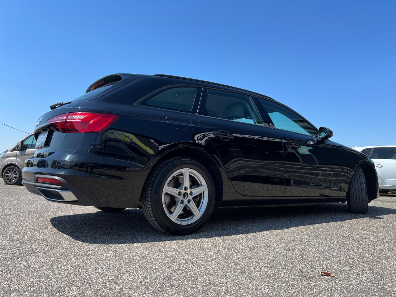 AUDI A4 Avant 35 TDI/163CV MHVE S tronic Business IVA DEDUCIBILE