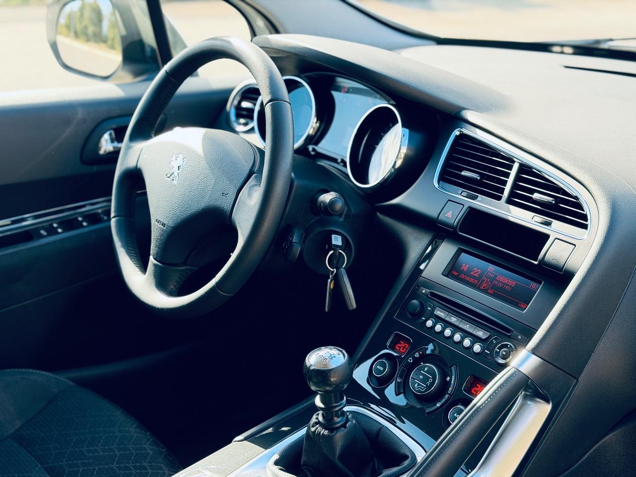 Peugeot 3008 1.6 HDi 115CV Business