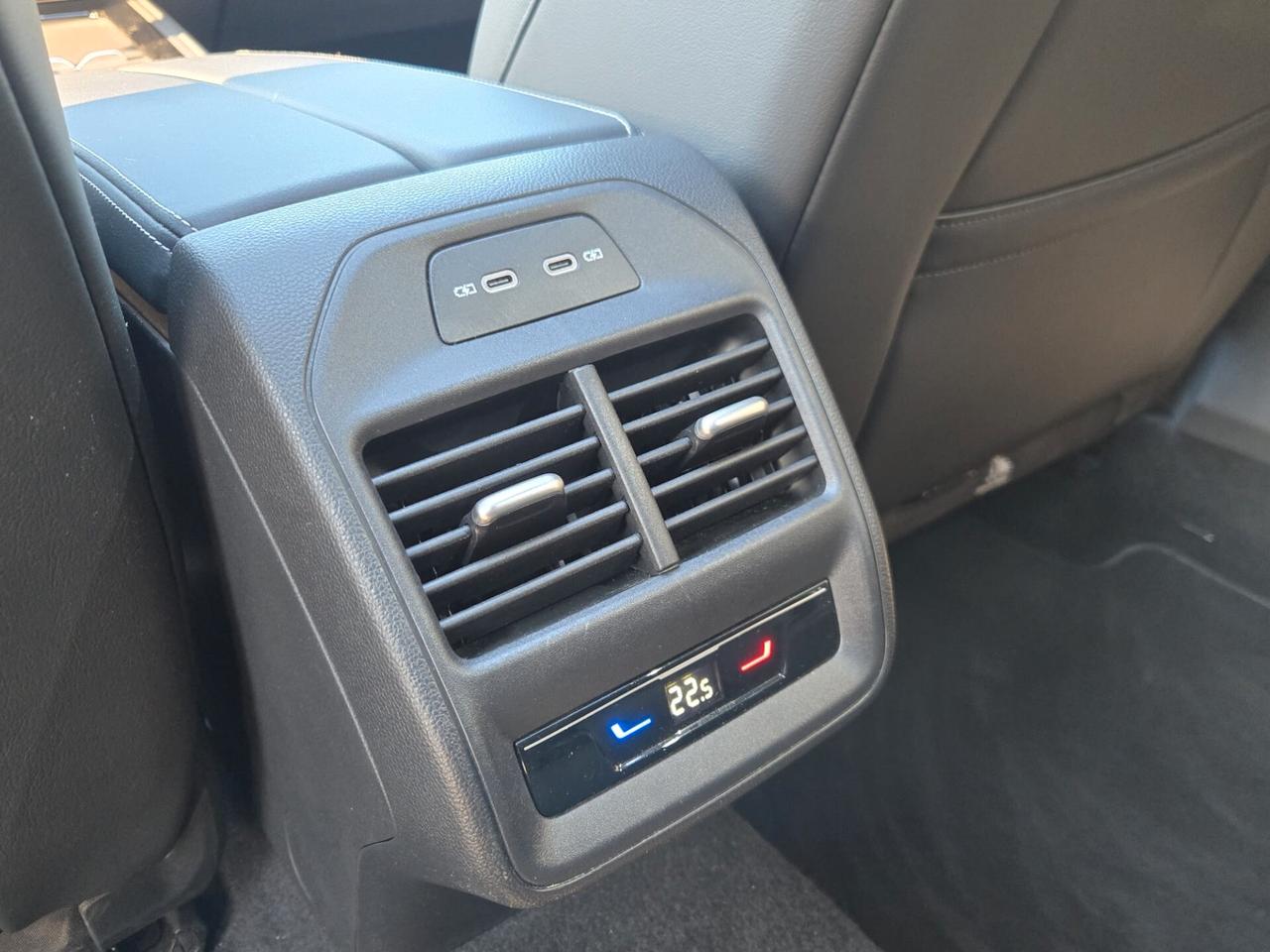 Volkswagen Passat 2.0 TDI 150 CV SCR DSG R-Line