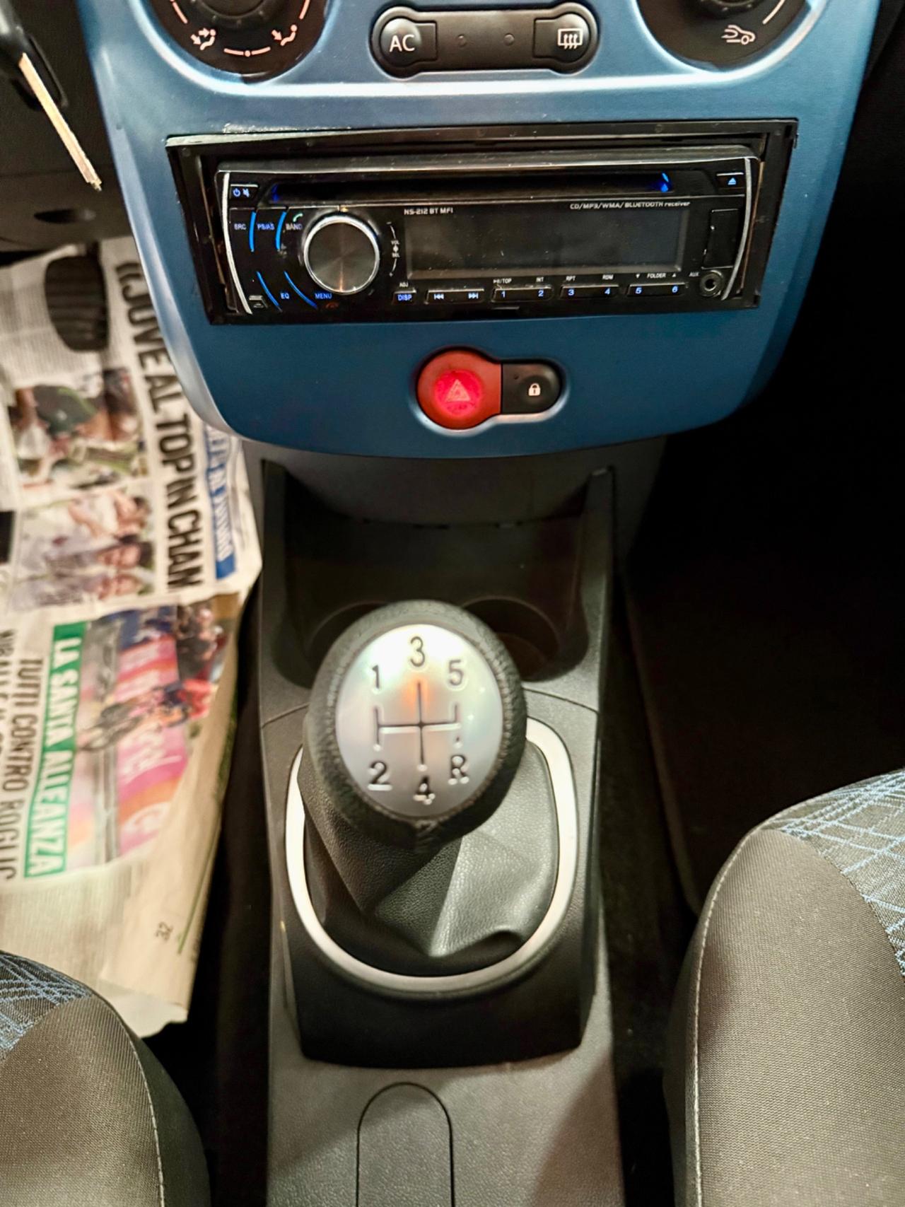 Renault Clio 1.2 16V 3 porte Le Iene