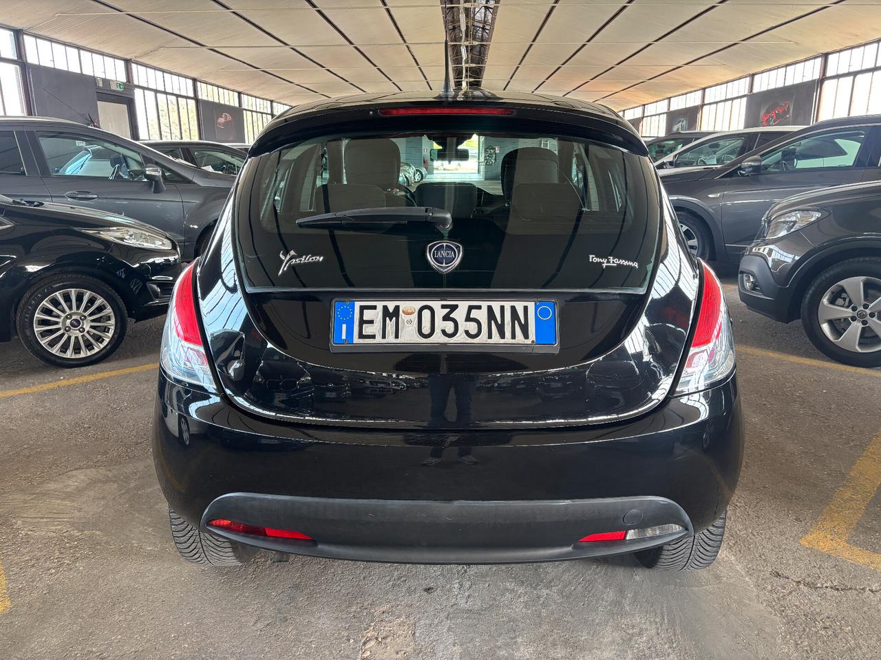 Lancia Ypsilon 1.2 69CV 5 porte S&S Platinum NEOPATENTATO