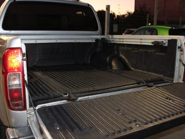 NISSAN Navara 2.5 dCi 4 porte Double Cab LE