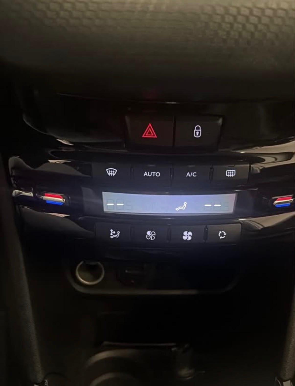 Peugeot 2008 BlueHDi 120 S&S Black Matt Limited Edition