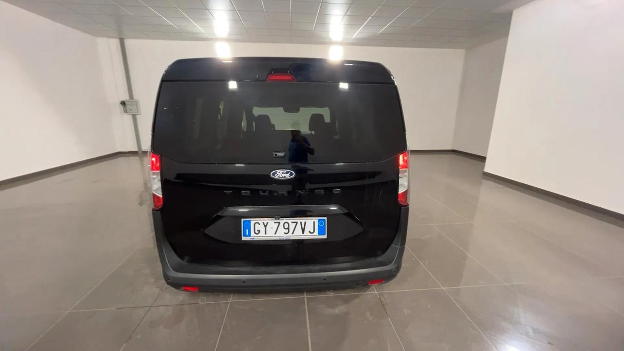 Ford Tourneo Courier 1.0 EcoBoost Titanium