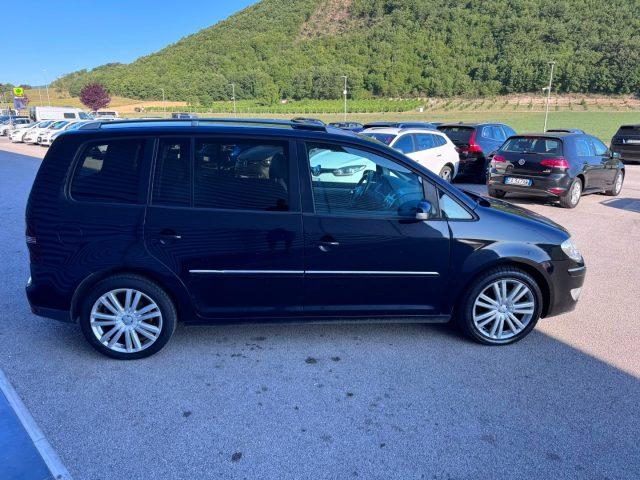 VOLKSWAGEN Touran 2.0 TDI DPF Highline 7 posti TETTO ok neopatentati