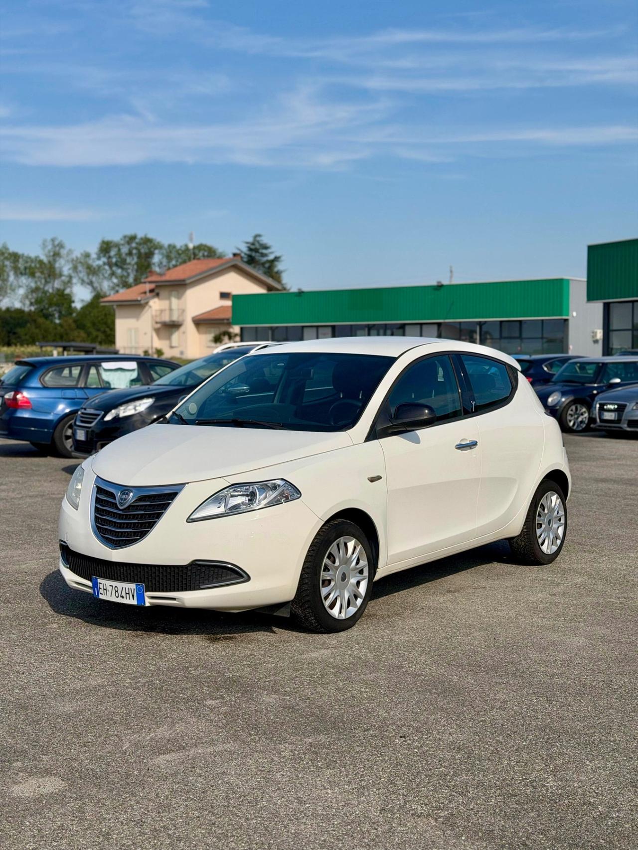 Lancia Ypsilon 1.2 69 CV 5 porte S&S Platinum