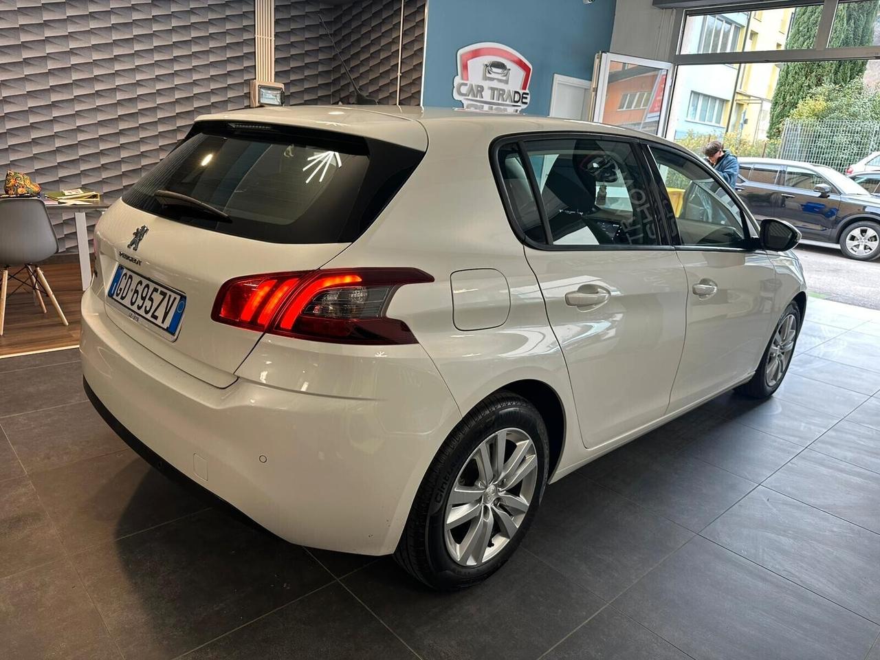 Peugeot 308 BlueHDi 130 S&S Active Business 2021