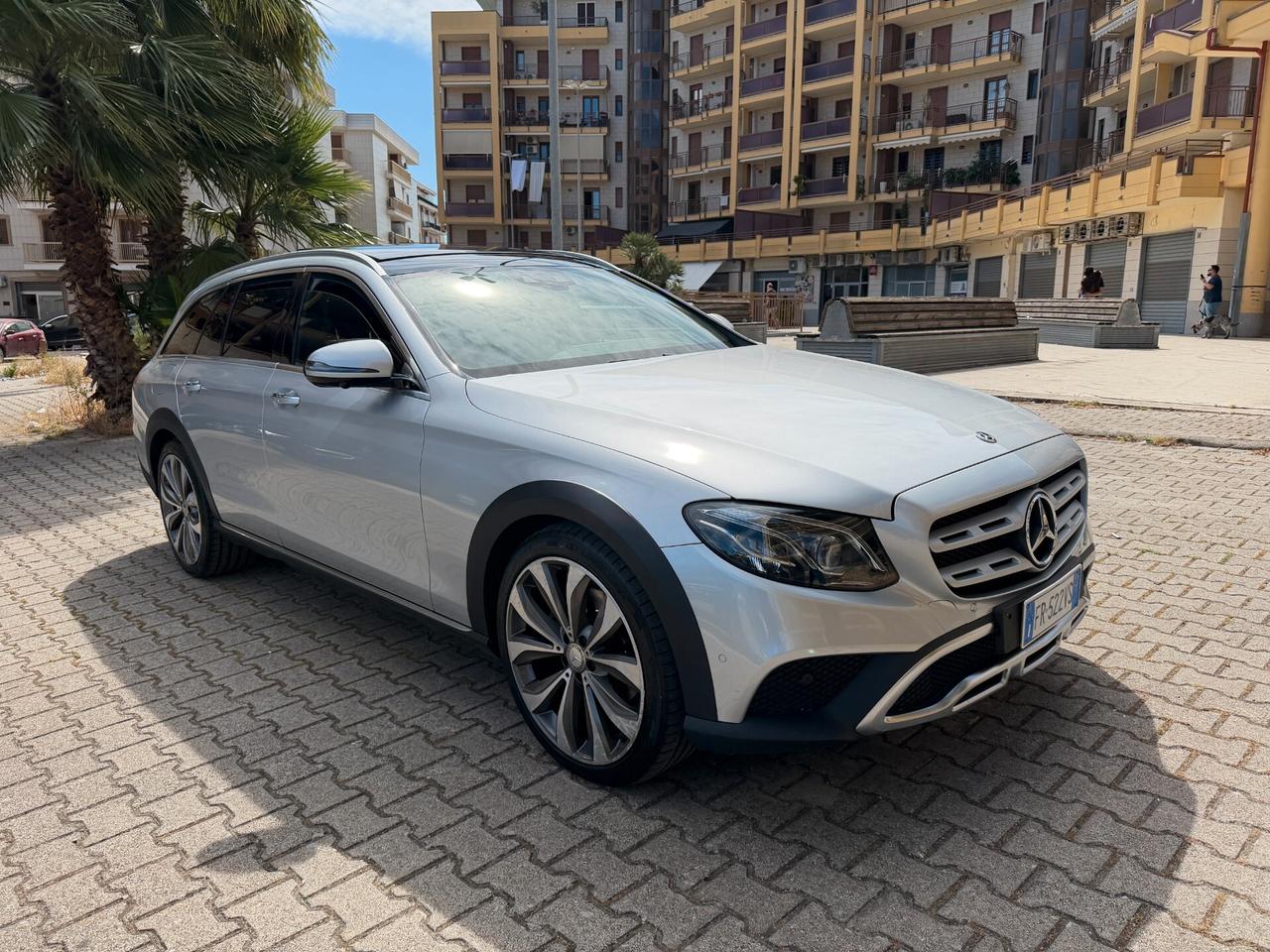 Mercedes-benz E 220 4Matic Auto Premium Plus All-Terrain
