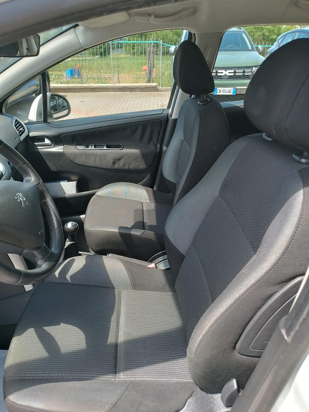 Peugeot 207 1.6 8V HDi 93CV SW Sweet Years