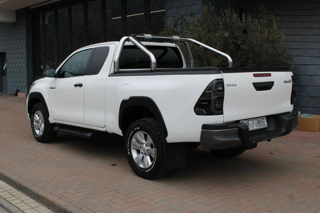 TOYOTA Hilux 2.4 D-4D 4WD Extra Cab Comfort