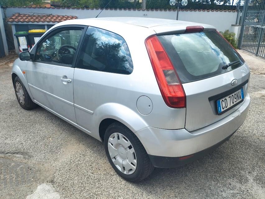 Ford Fiesta 1.2 16V 3p. Ambiente