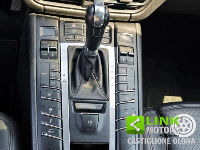 PORSCHE Macan Sport Chrono Pack