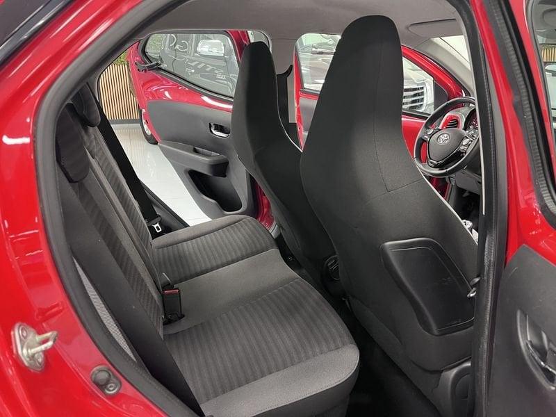 Toyota Aygo Aygo Connect 1.0 VVT-i 72 CV 5 porte x-play