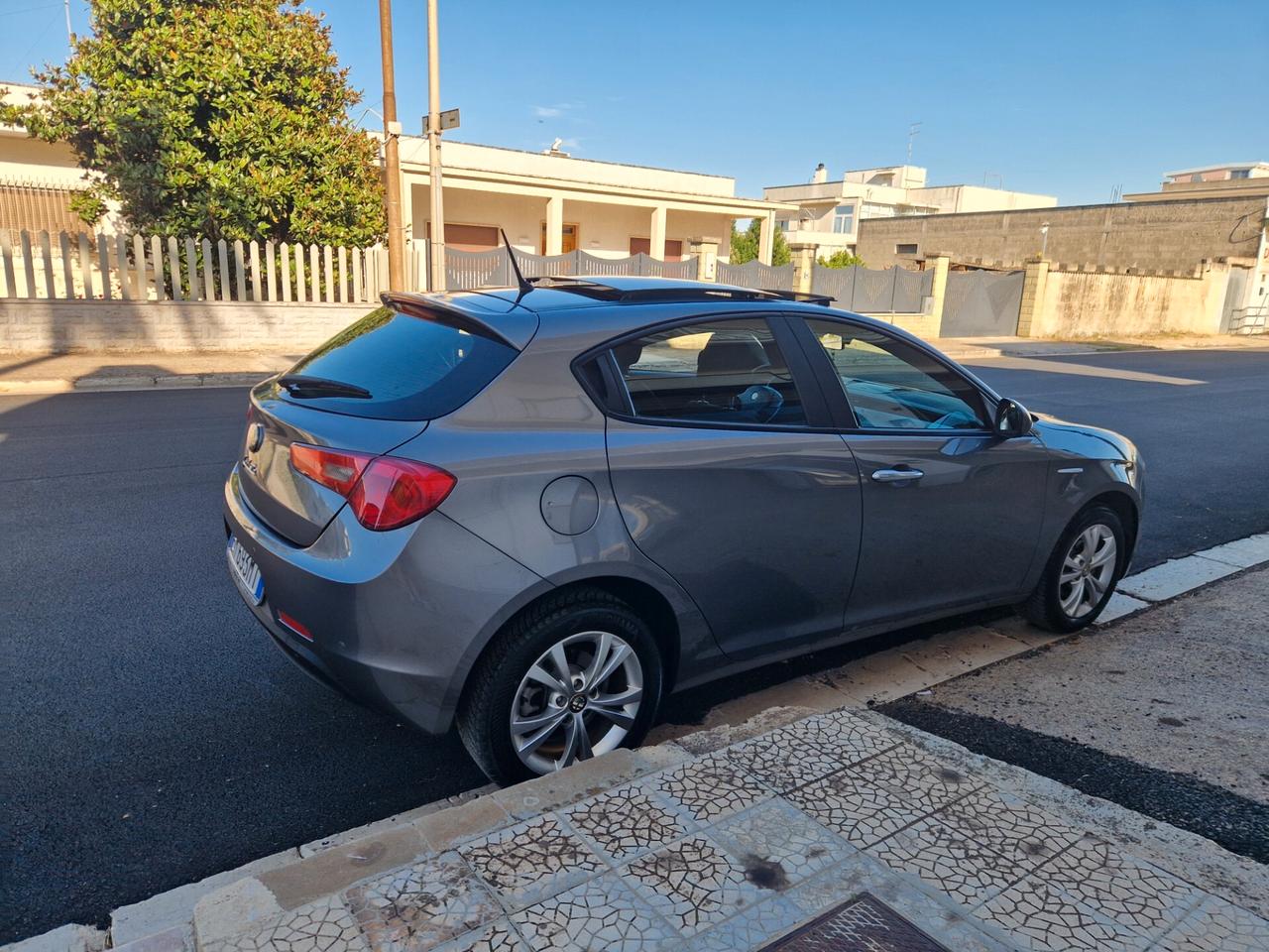Alfa Romeo Giulietta 1.6 JTDm-2 105 CV Distinctive