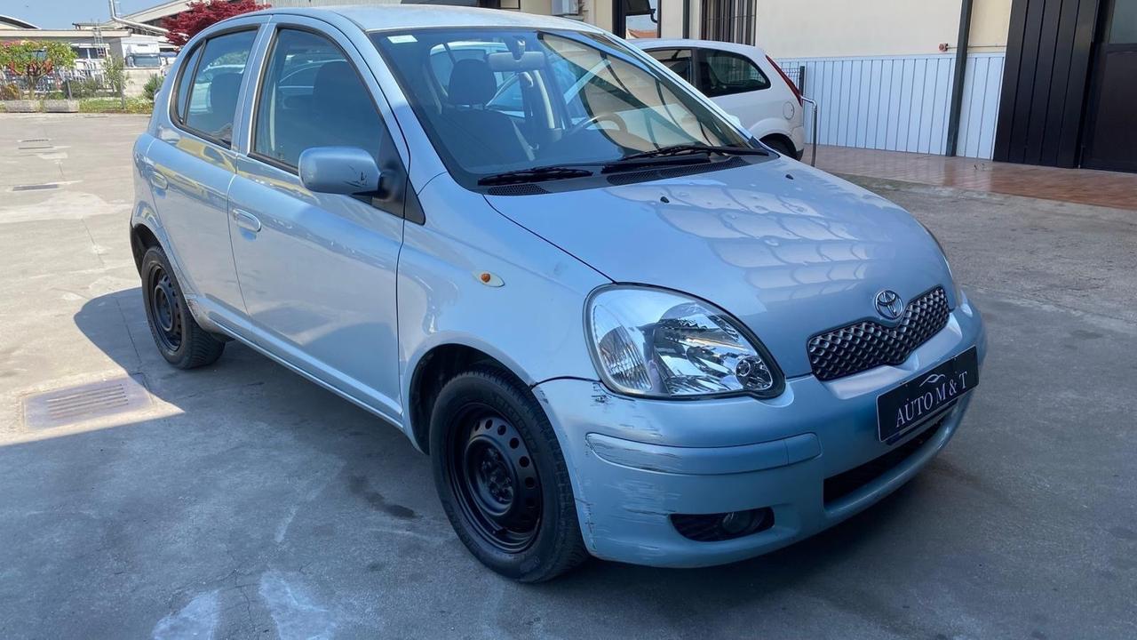 Toyota Yaris 1.0i 16V cat 5 porte Sol